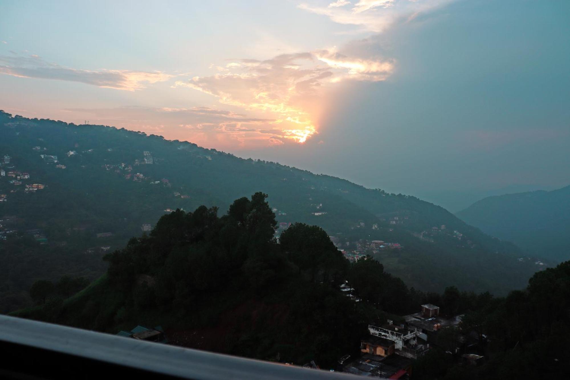 Rosetum Kasauli Hotel Exterior foto